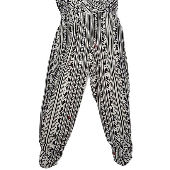 Design Lab V-Neck Tank Jumpsuit Aztec Print Pockets Adjustable Straps Size XS - Picture 7 of 14